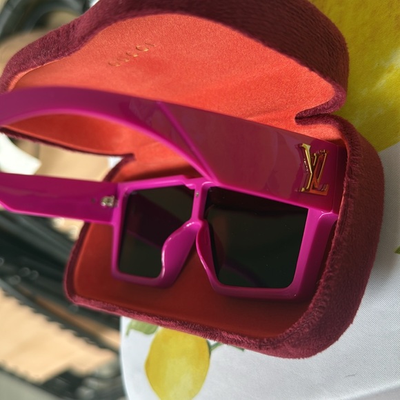 Fashion inspired sunglasses - Picture 3 of 4